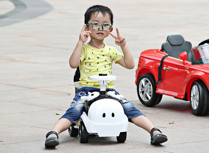 Children Vehicle Design Baby Infant Twisting Riding Car Drift Activity Walker