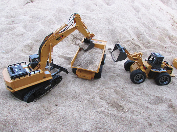 HUINA 1520 1:18 2.4GHz 6CH RC Alloy Truck Construction Vehicle HUINA 1520 1:18 2.4GHz 6CH RC Alloy Truck Construction Vehicle